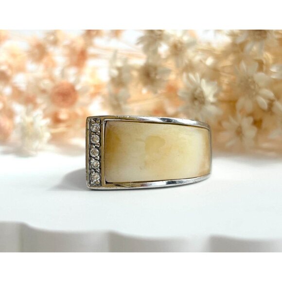 Vintage Jewelry - Mother of Pearl Sterling Silver CZ Gemstone Sterling Silver Vintage Ring sz 7.25